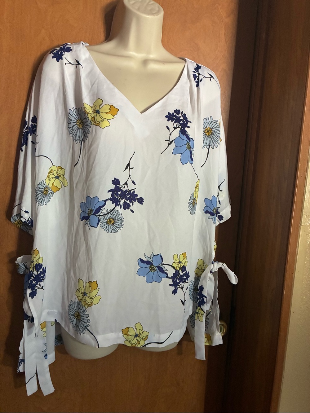 White Floral V-Neck Tie-Sleeve Women's Top